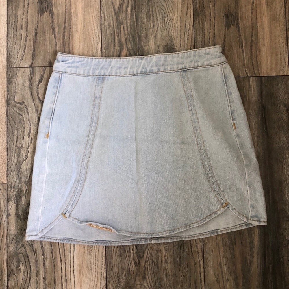 Light wash denim skirt